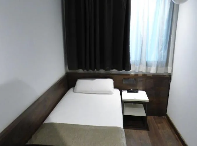 مودرنو برشلونة