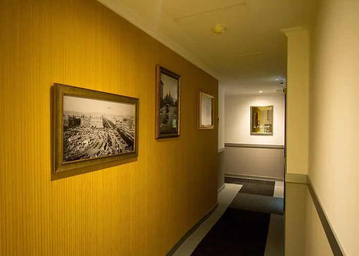 مودرنو برشلونة